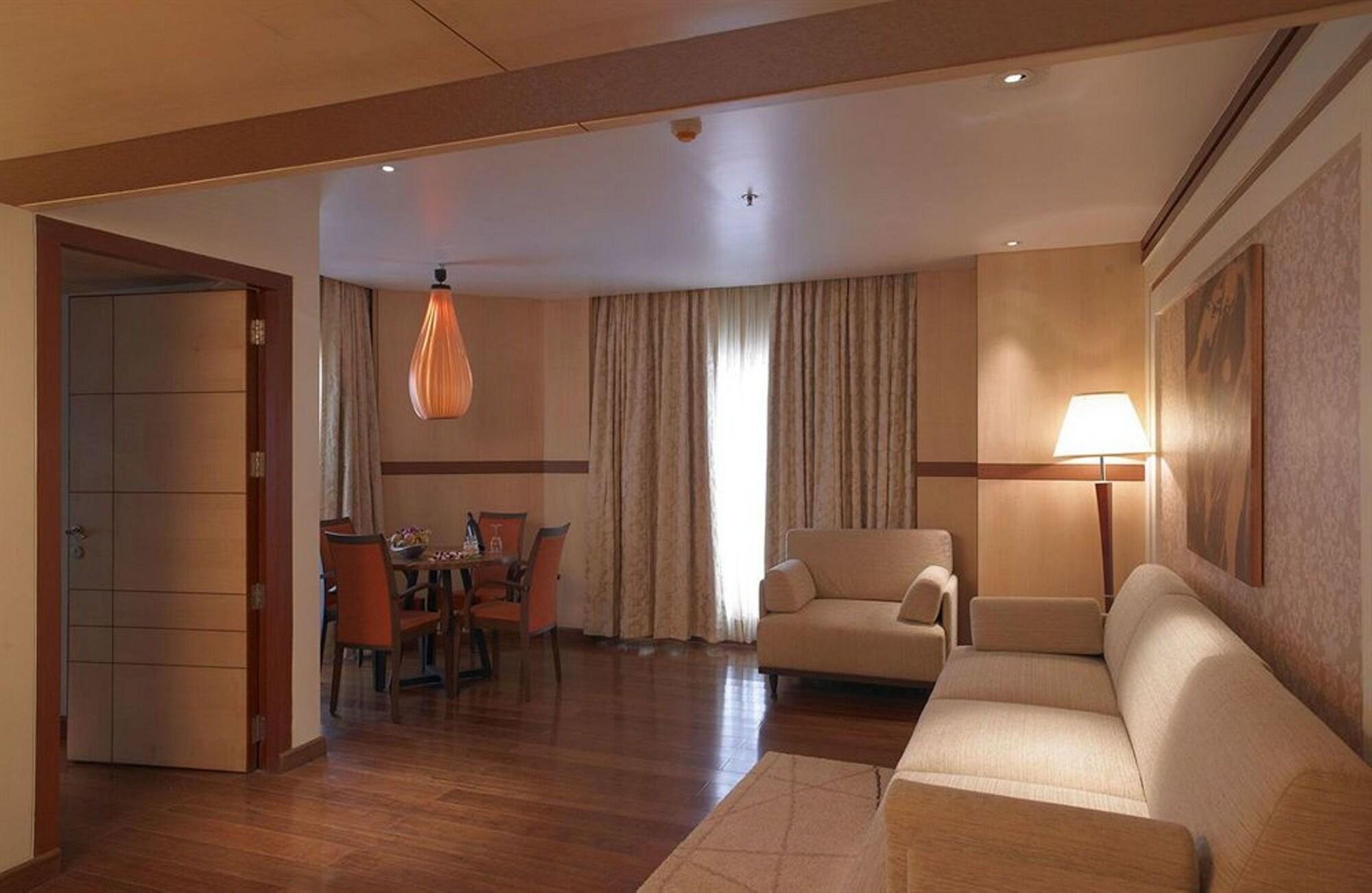 Royal Orchid Central Kireeti Hampi, Hospet Ngoại thất bức ảnh