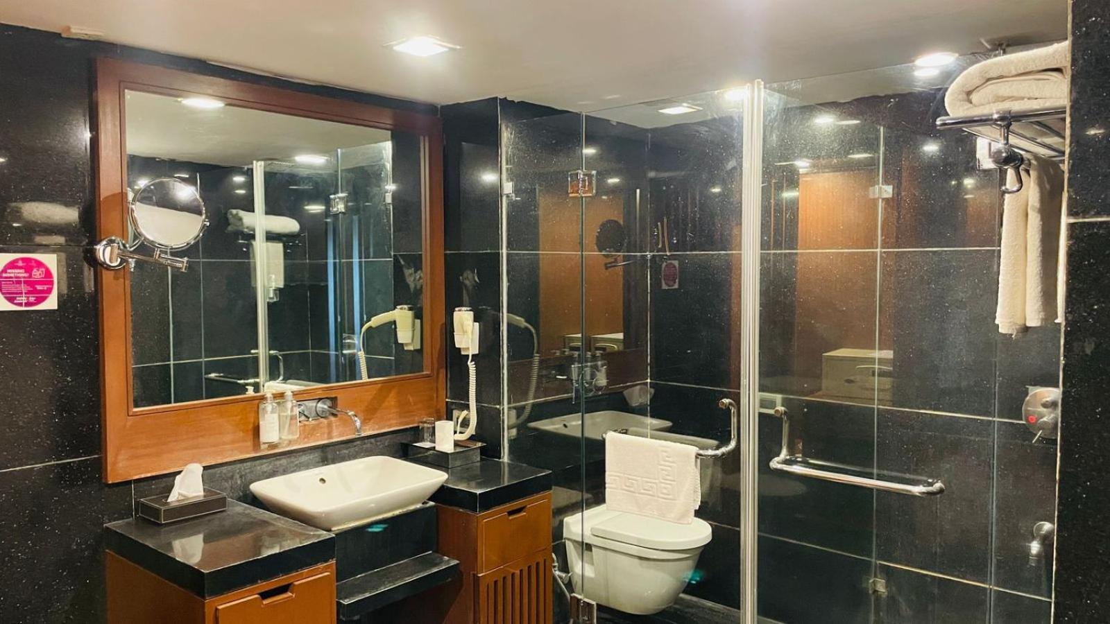 Royal Orchid Central Kireeti Hampi, Hospet Ngoại thất bức ảnh